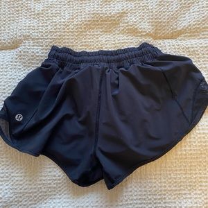 Lululemon Black Hotty Hot 2.5 Inch Shorts